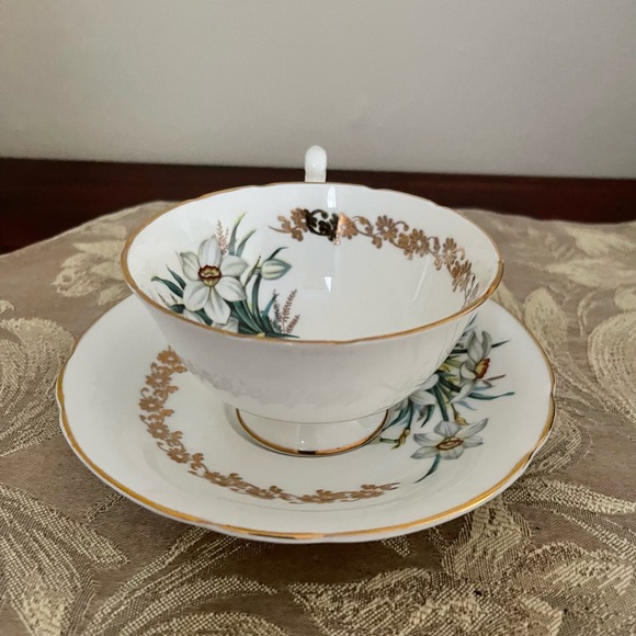 Vintage Hamilton Daisy Teacup & Saucer - Picture 5 of 11